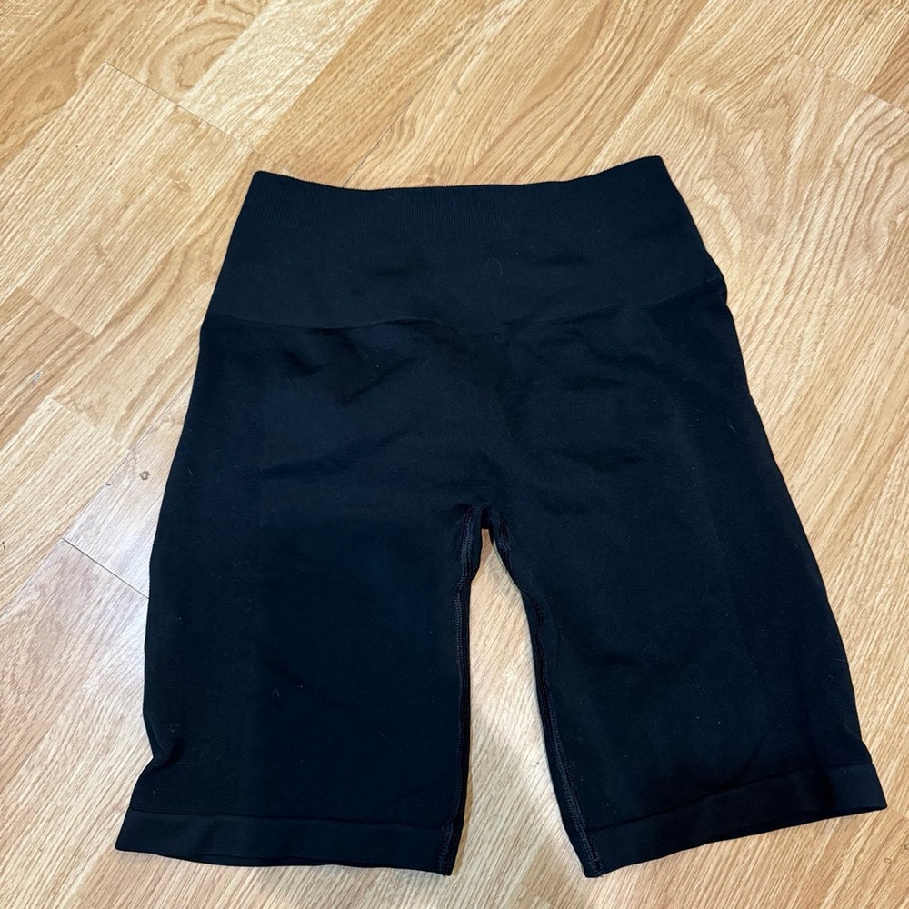 Alphalete amplify shorts